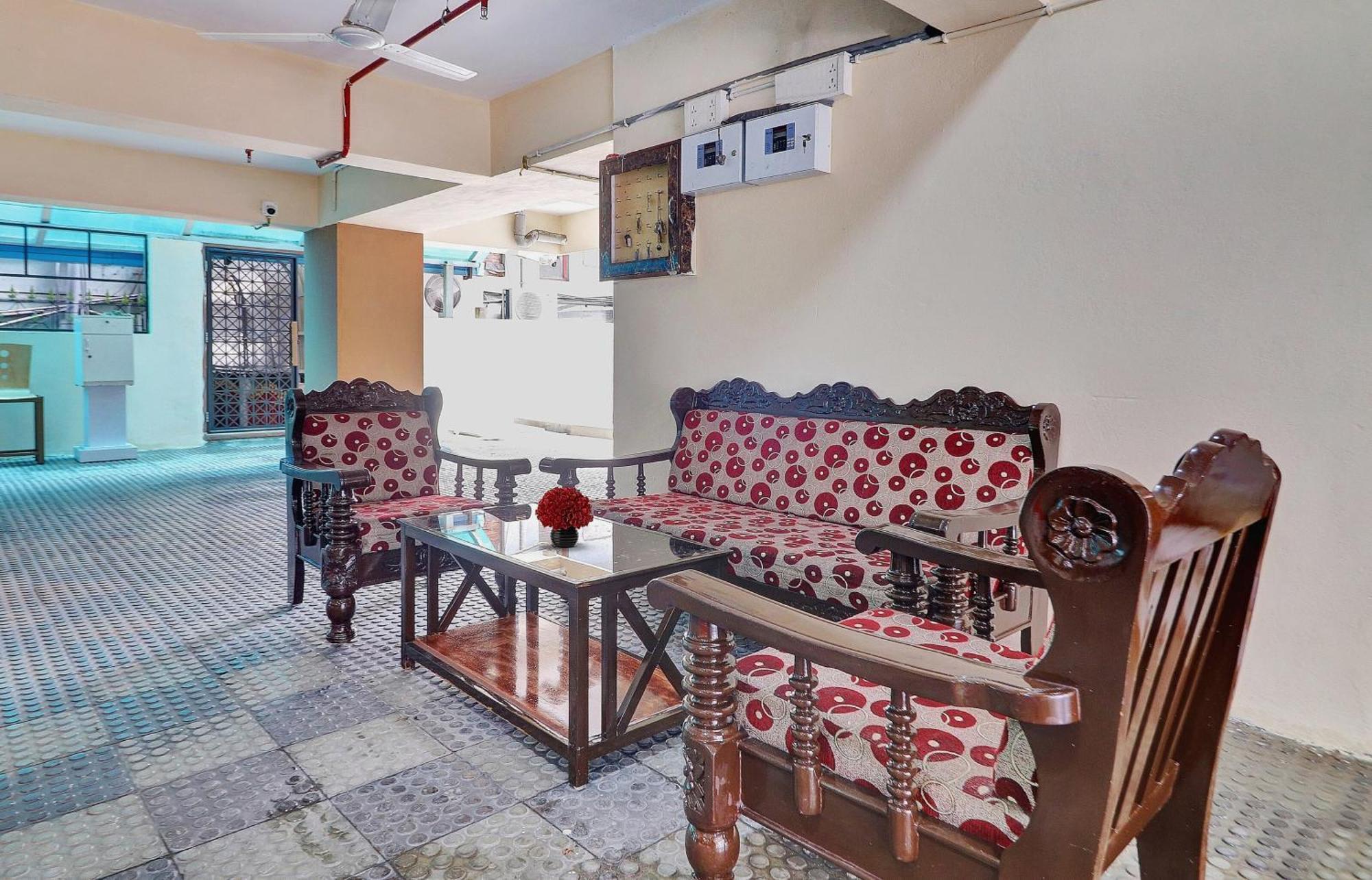 OYO 70144 Heavens Inn Haiderabad Buitenkant foto