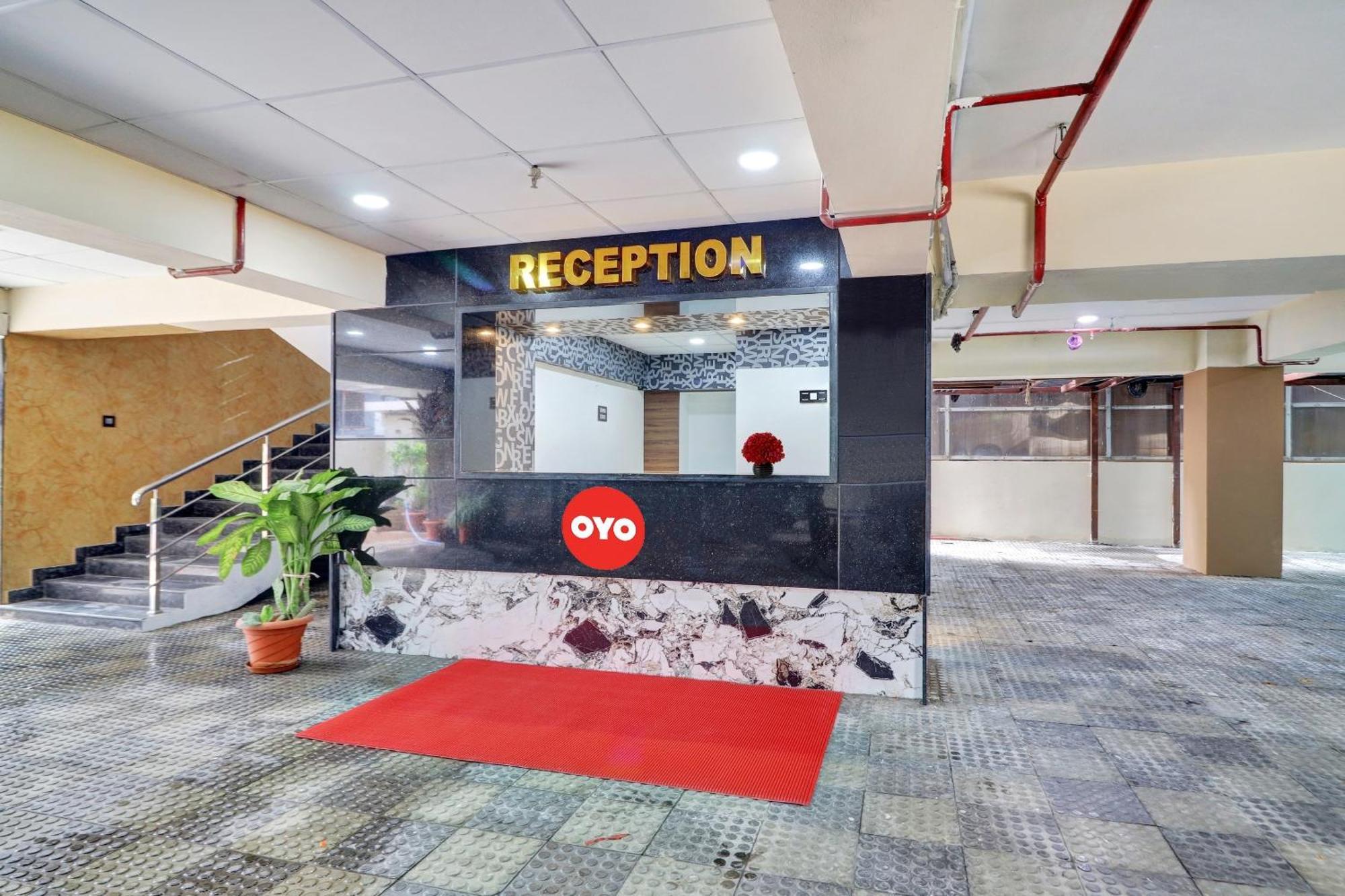 OYO 70144 Heavens Inn Haiderabad Buitenkant foto