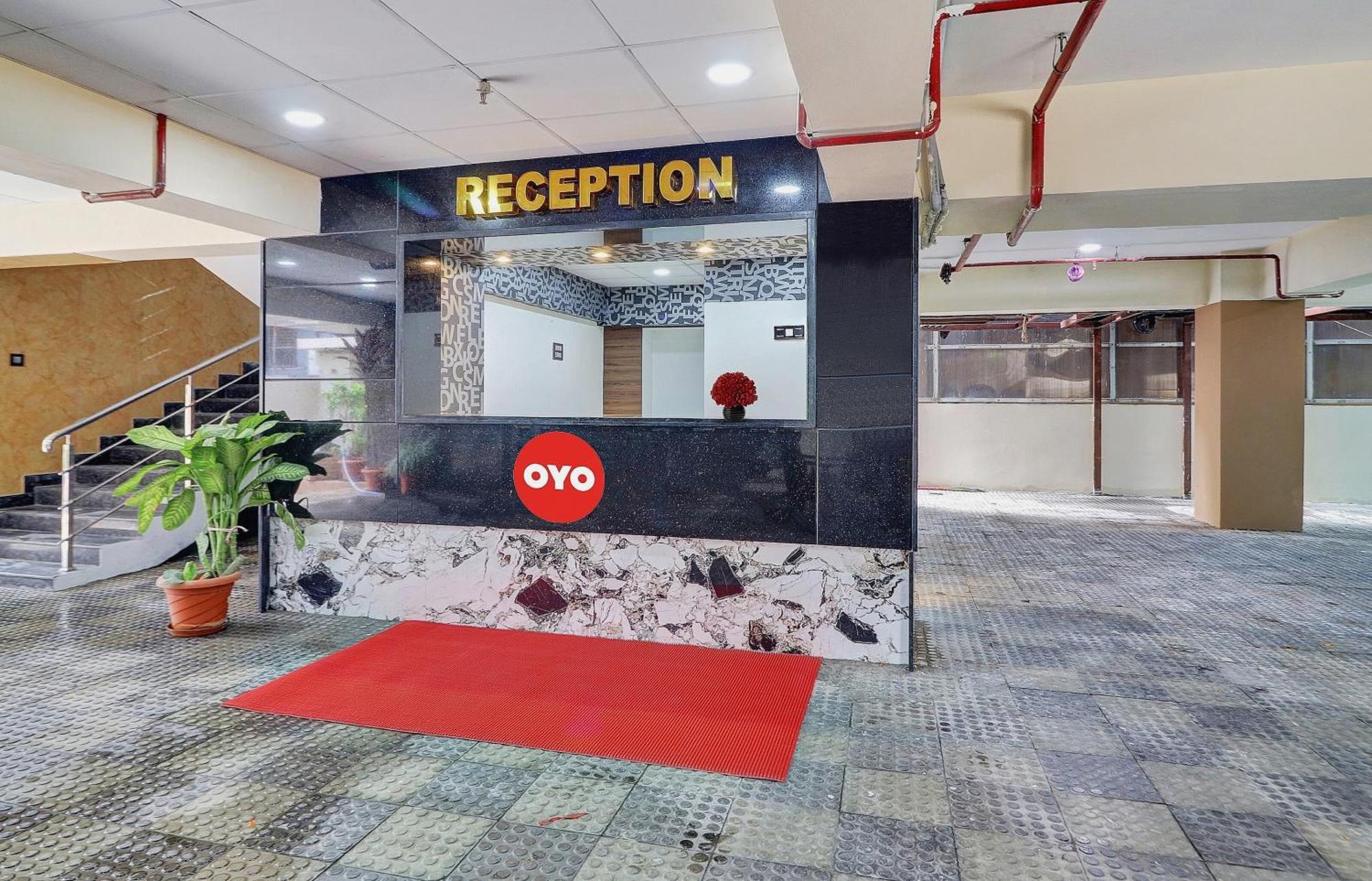 OYO 70144 Heavens Inn Haiderabad Buitenkant foto
